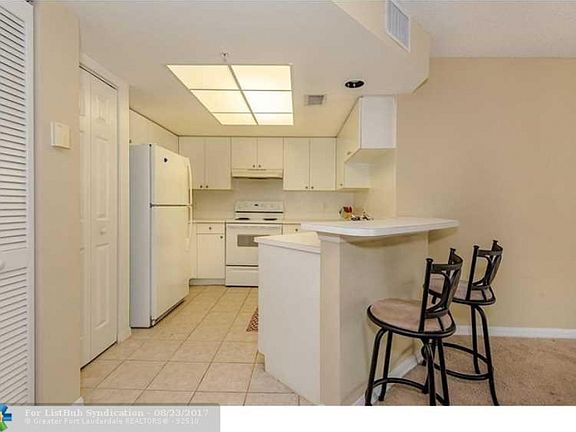 4th image of 2039 SE 10th Ave APT 506