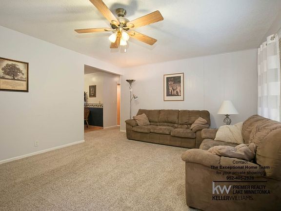 3rd image of 930 Garland Ln N