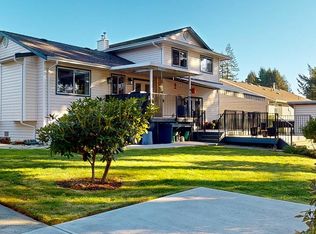 5619 Curtis Pl, Sechelt, BC V7Z 0R9