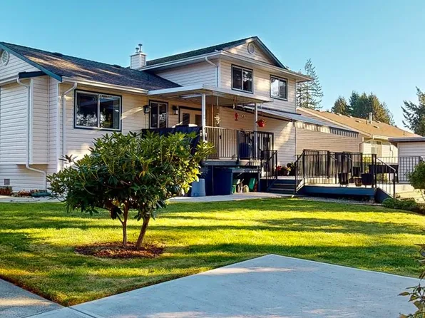 5619 Curtis Pl, Sechelt, BC V7Z 0R9