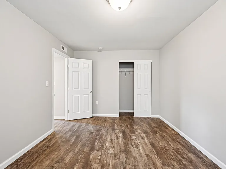 LongView Apartments — Photo 21
