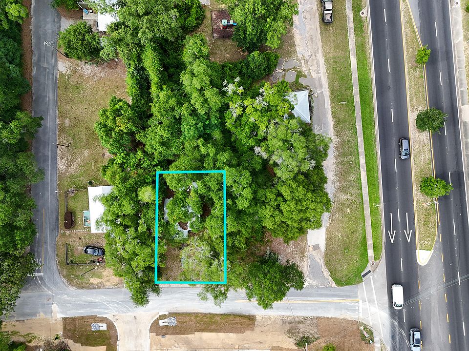 1st image of 32 Myrtle Ave