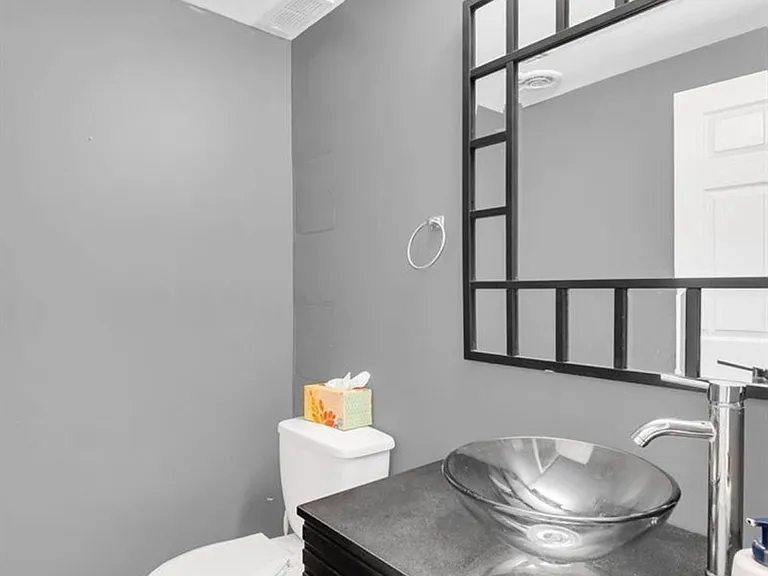 836 Wayland Dr — Photo 23