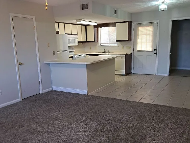 4837 S Lakewood Dr — Photo 8