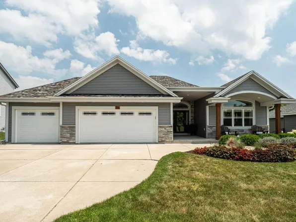437 Chapel Hill DRIVE, Johnson Creek, WI 53038