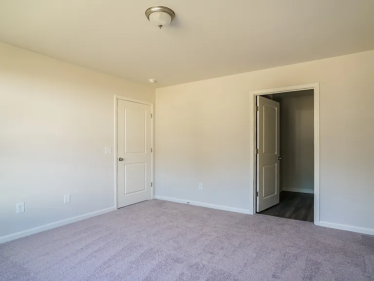 676 Savanac St SE — Photo 8