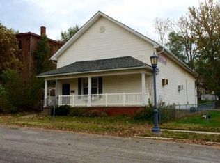 1117 S 12th St, Saint Joseph, MO 64503