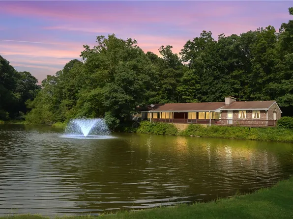 135 Memory Ln, New Kensington, PA 15068