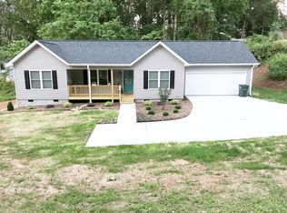 104 N Cedar St, Walhalla, SC 29691
