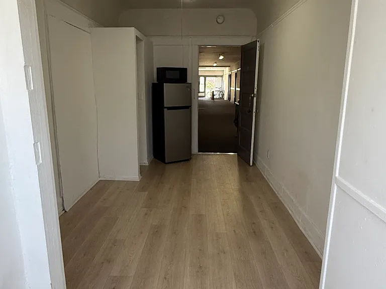 2408 S Grand Ave #17 — Photo 6