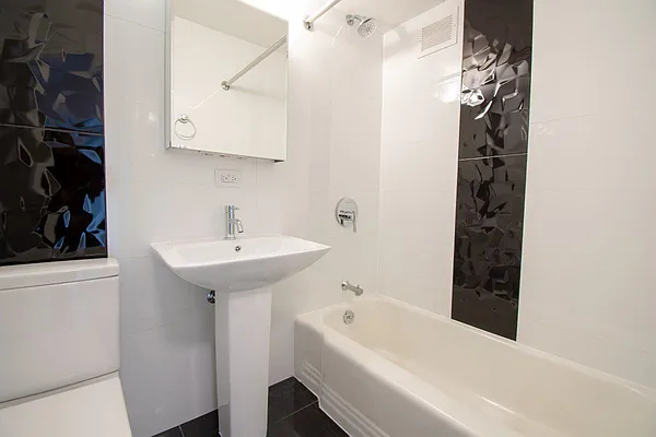 Rented by Bohemia Realty Group | media 19