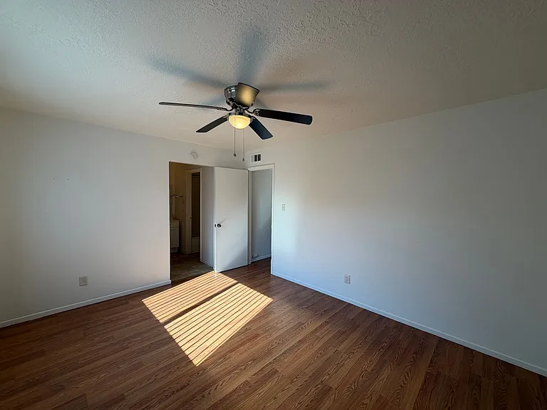 8444 Spain Rd NE — Photo 23