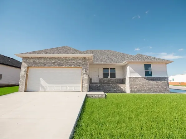 1371 E Macon St, Republic, MO 65738