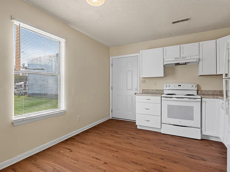 2344 Grandy Ave #B — Photo 3