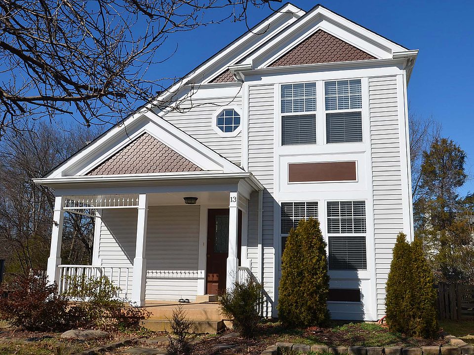 Unique, Sunlit Home!