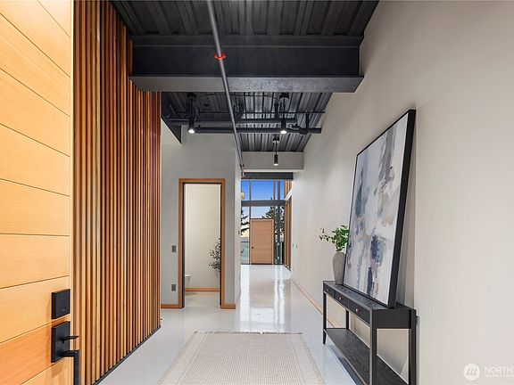 4th image of 107 27th Avenue NW
