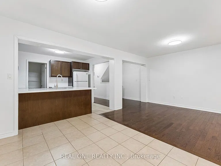 30 Henneberry Ln — Photo 11