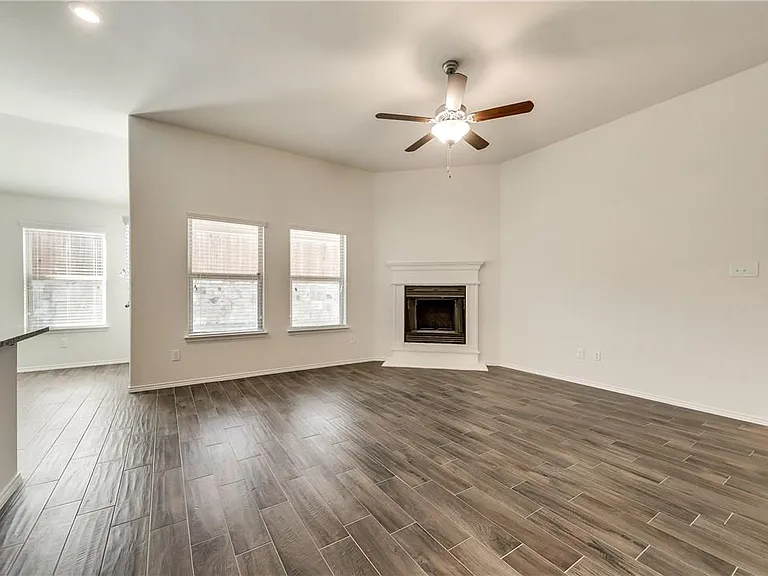 1029 N Churchill Dr — Photo 5