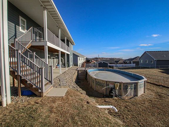 3rd image of 4248 Fieldcrest Dr