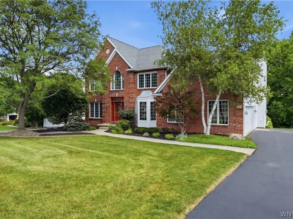 41 Brompton Ct, Orchard Park, NY 14127