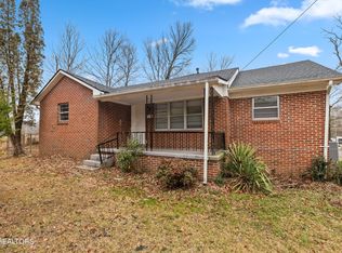 738 S Jackson St, Athens, TN 37303