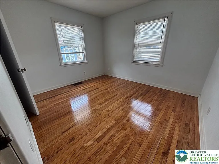 2677 W South St — Photo 9