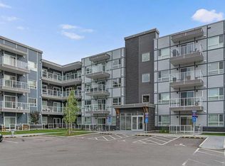 40 SW Carrington Plz NW #307, Calgary, AB T3P1Y3
