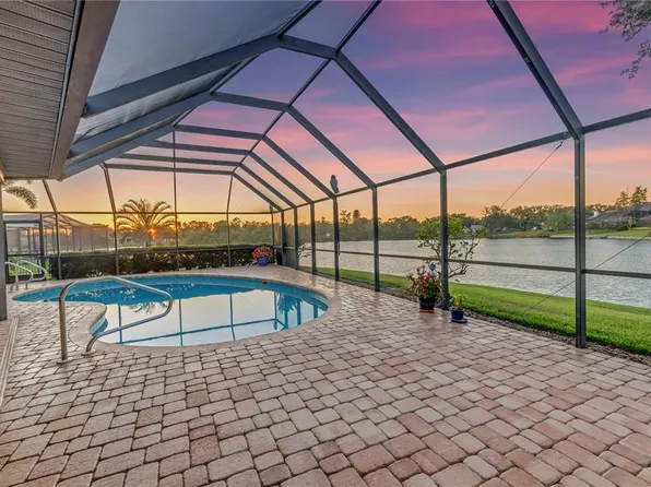 771 Suwannee Ct NE, Saint Petersburg, FL 33702