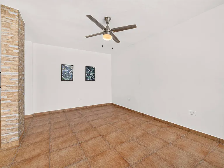 C10 Calle 5 — Photo 11