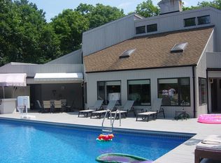 13 Quarter Ct, Westhampton, NY 11977