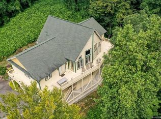 86 Tuckaway Dr, Hendersonville, NC 28792