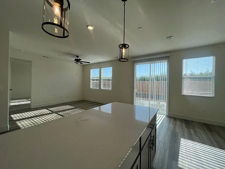 2312 N Kayenta St — Photo 4
