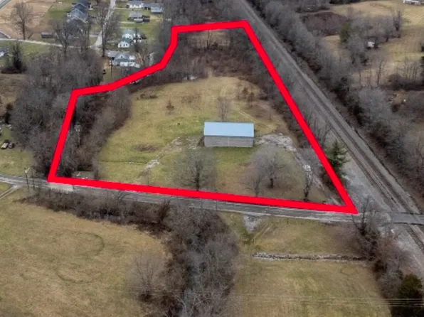 681 W Knob Lick Rd, Junction City, KY 40440