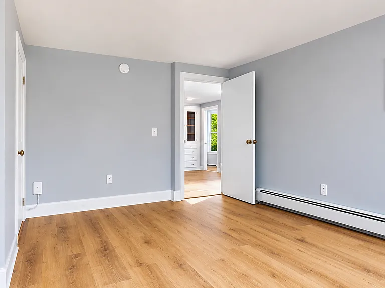 832 Washington St #4 — Photo 13