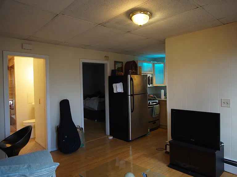 48 America St #2R — Photo 11