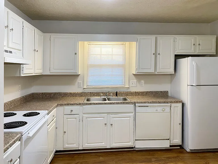 1905 S Milledge Ave #8 — Photo 6