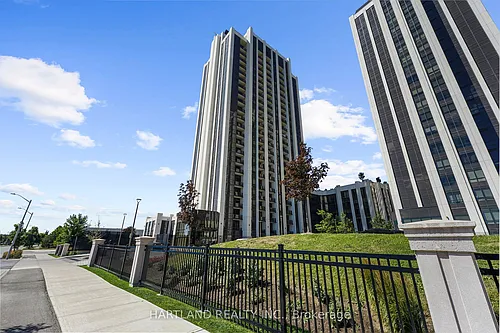 9075 Jane St #810 Photo 1
