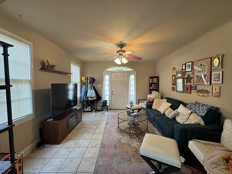 5864 Louis Xiv St — Photo 6