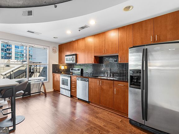 3rd image of 250 Pharr Rd APT 504