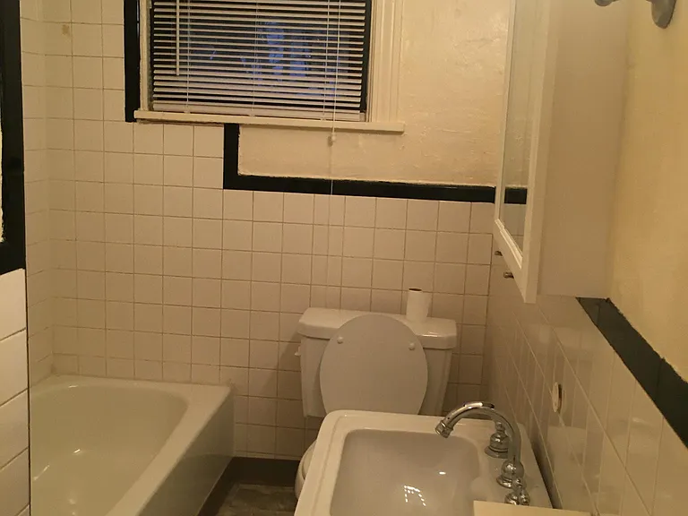 208 Beverly Rd #4 — Photo 12