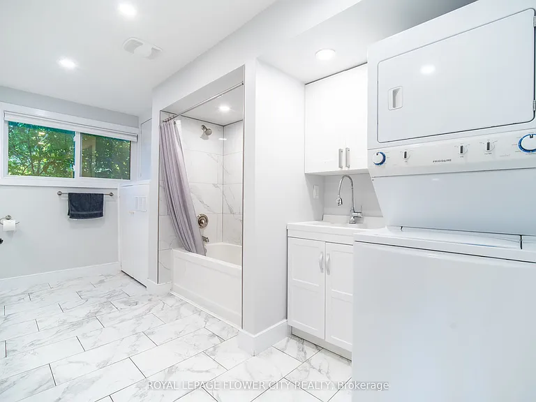 734 Mountain Rd — Photo 38