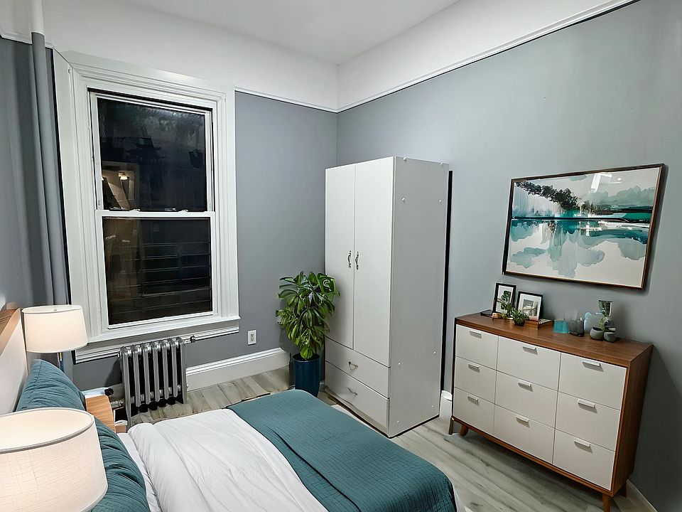 2ND BEDROOM (STAGED)