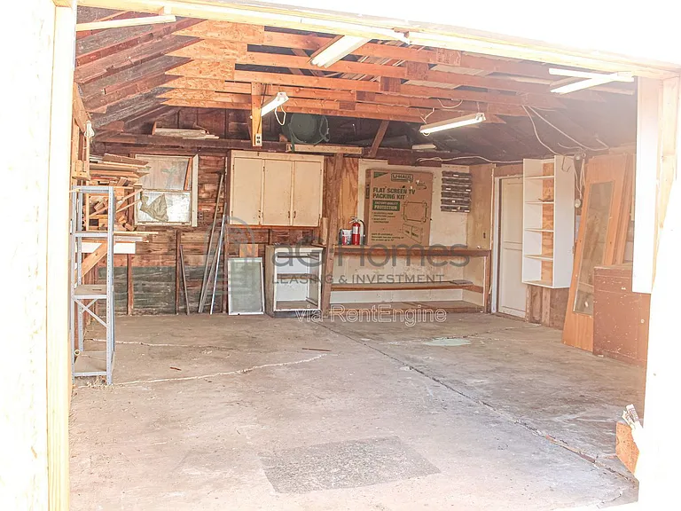 317 W Peach St — Photo 18