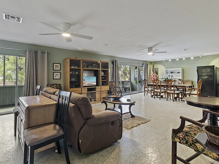 21280 Brinson Ave — Photo 22