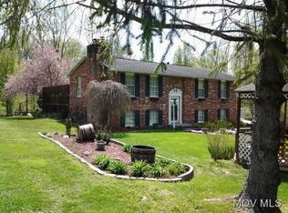 131 Spruce St, Elizabeth, WV 26143