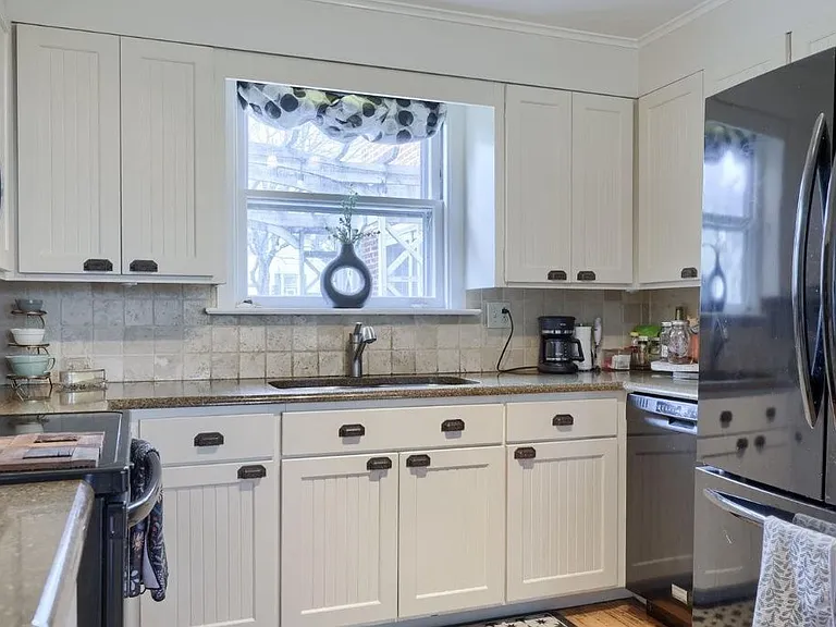 2047 Jarvis Rd — Photo 11