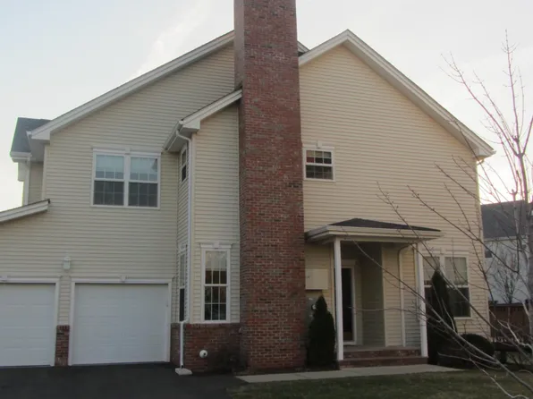 14 Last Leaf Cir, Windsor, CT 06095