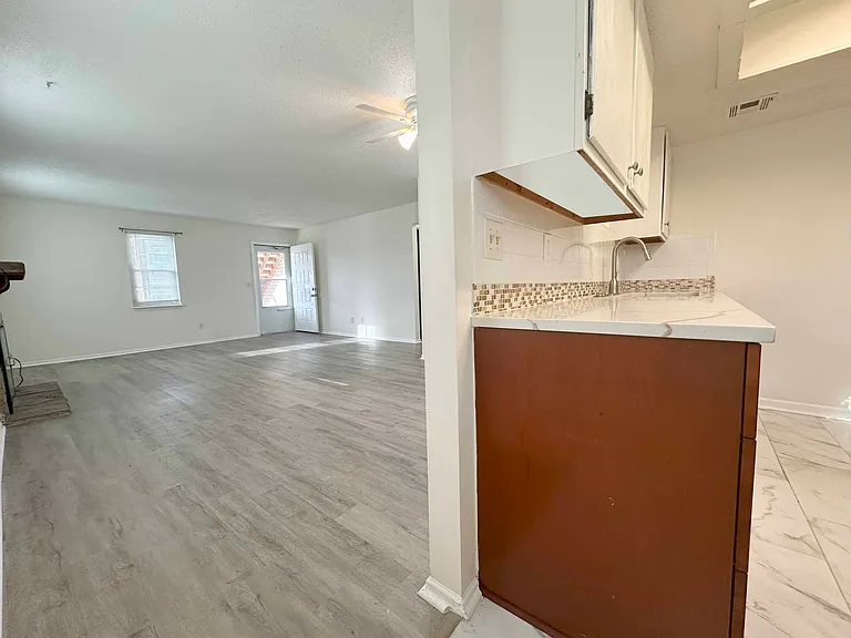 11004 NW Player Dr — Photo 12