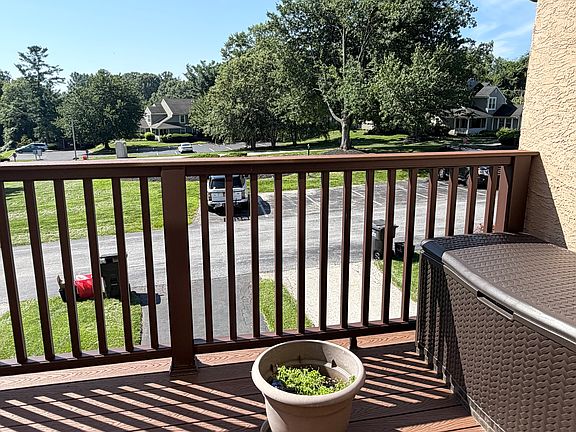 5th image of 767 Scotch Way #73