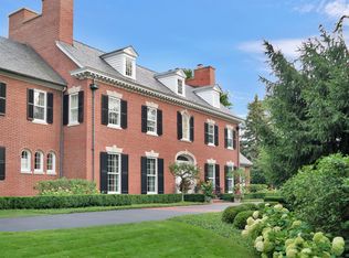 165 Thorntree Ln, Winnetka, IL 60093